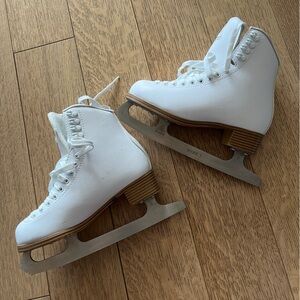 Jackson Ice Skates
